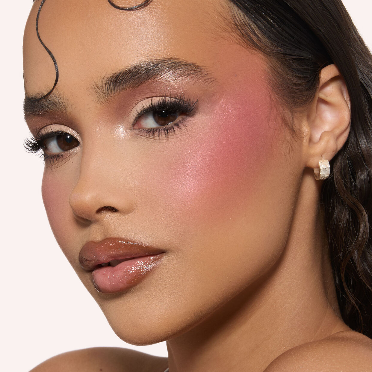 Huda Beauty Blush Filter Blurring Blushlighters Palette